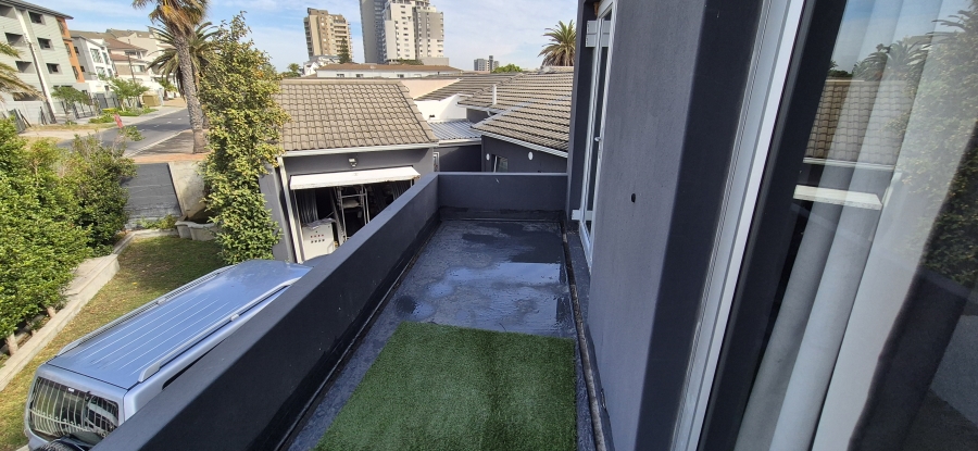 4 Bedroom Property for Sale in Waves Edge Western Cape